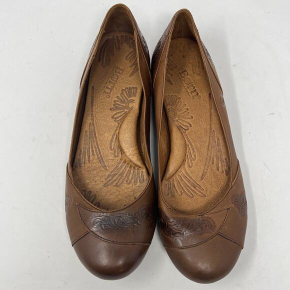 BORN Leather Floral Embossed Slip On Flats Round Toe Ballet Flats Soft Brown 8.5 - Picture 1 of 11